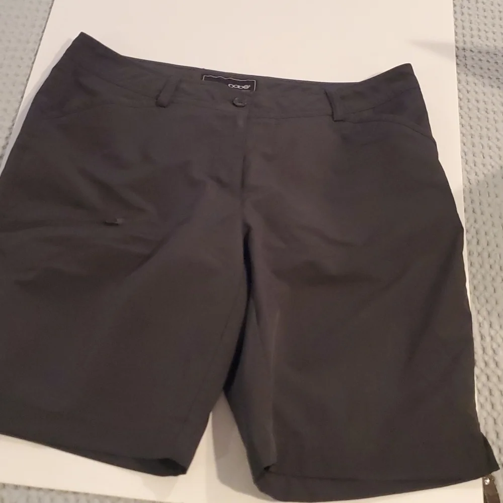 OOBE Moisture wicking shorts Size 8